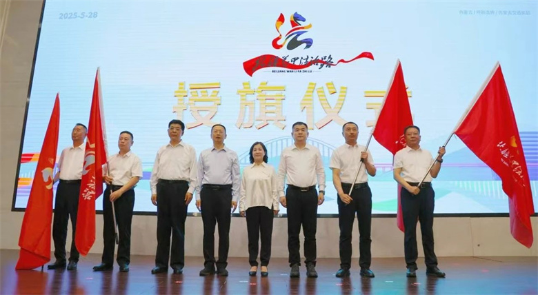 女人与公狍交酡女免费