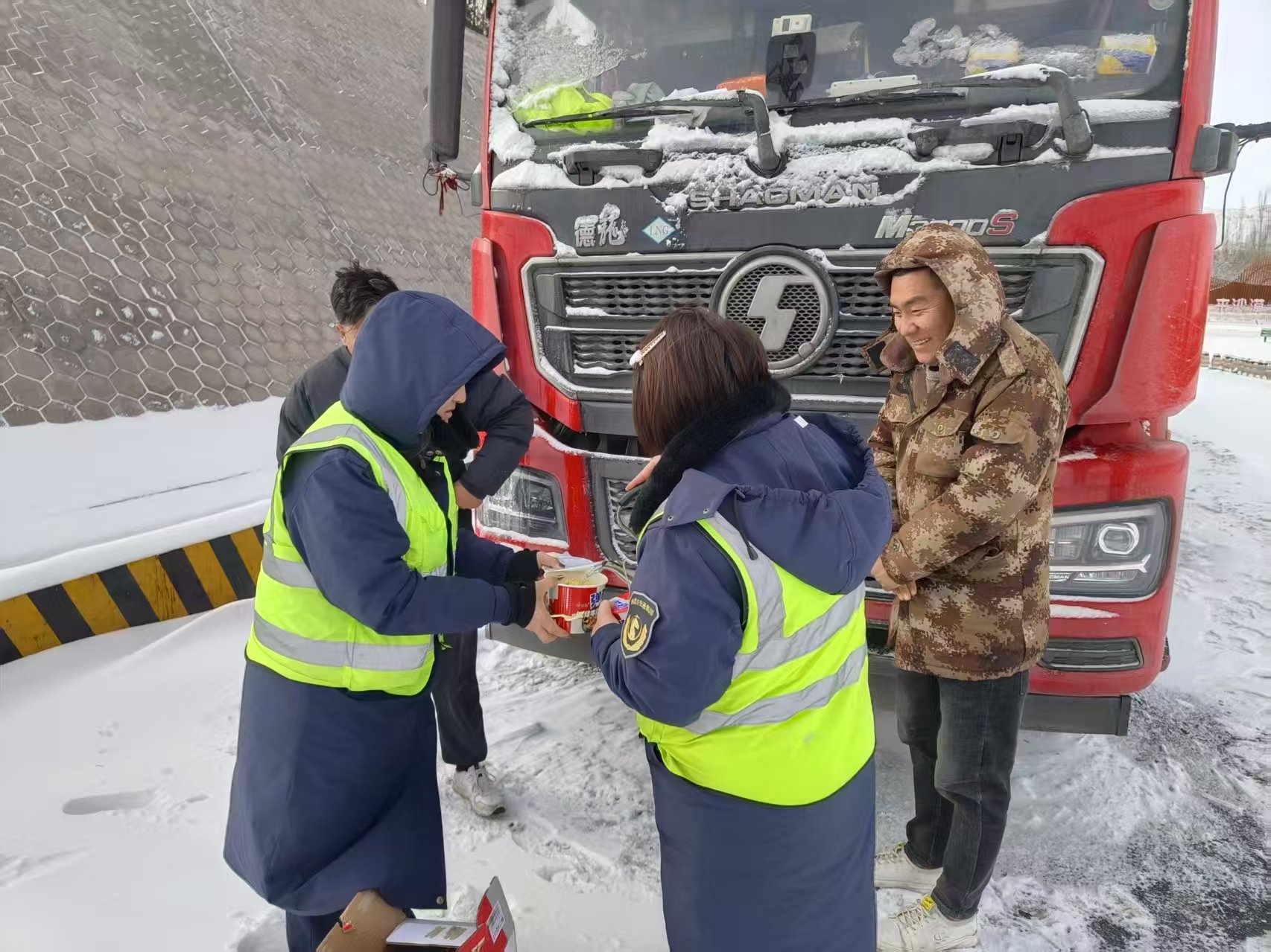 女人与公狍交酡女免费