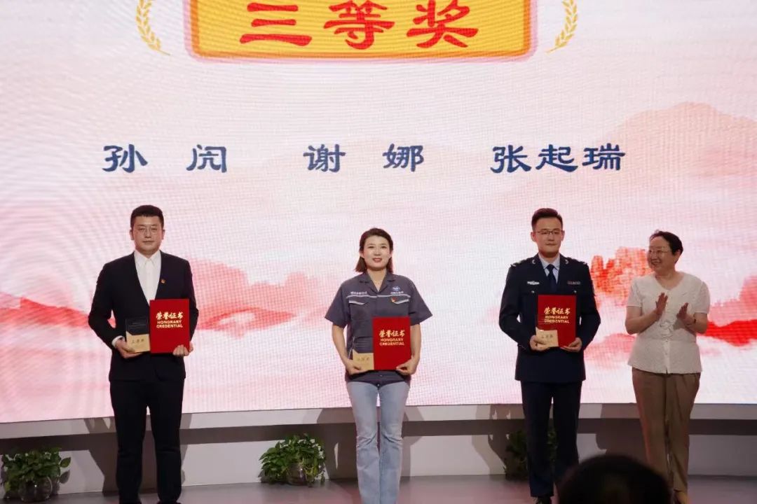 女人与公狍交酡女免费