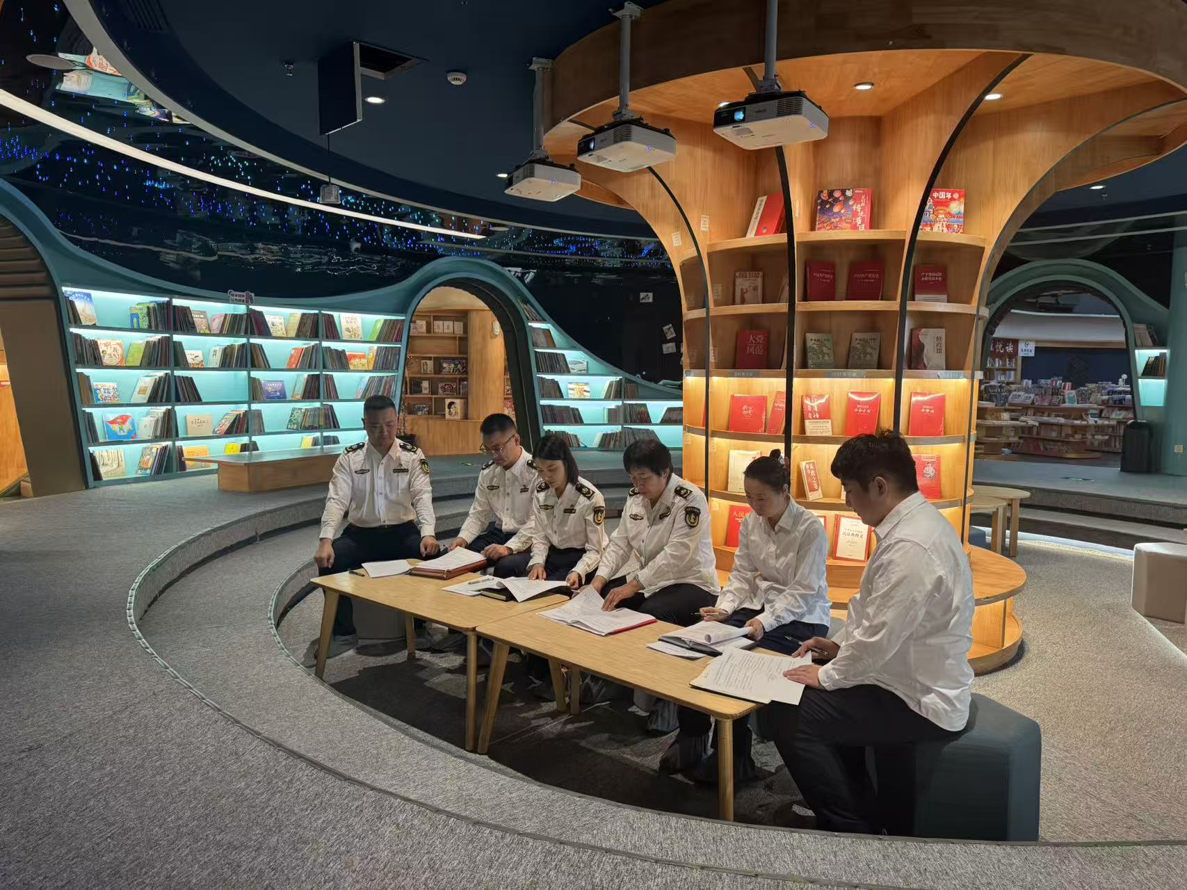 女人与公狍交酡女免费