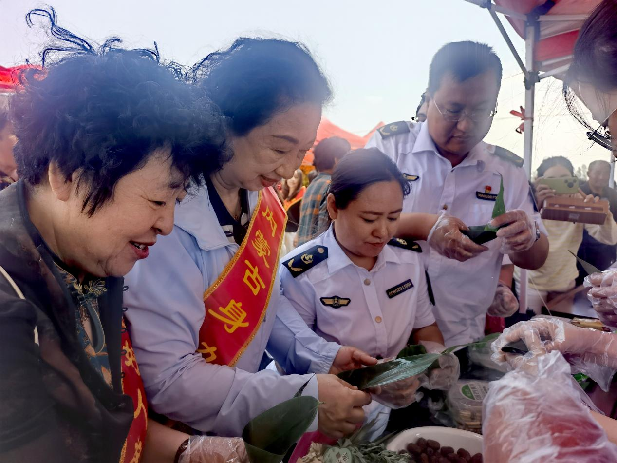 女人与公狍交酡女免费