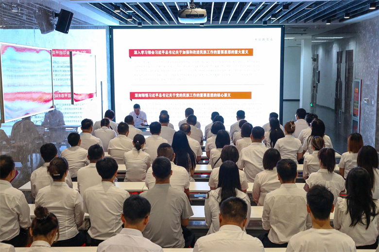 女人与公狍交酡女免费