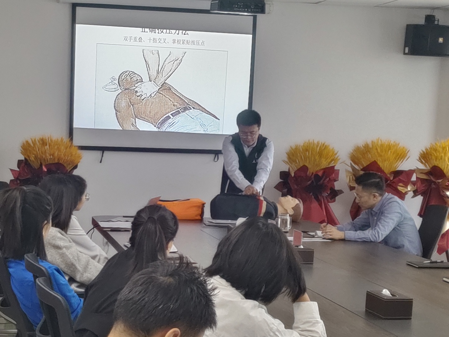 女人与公狍交酡女免费