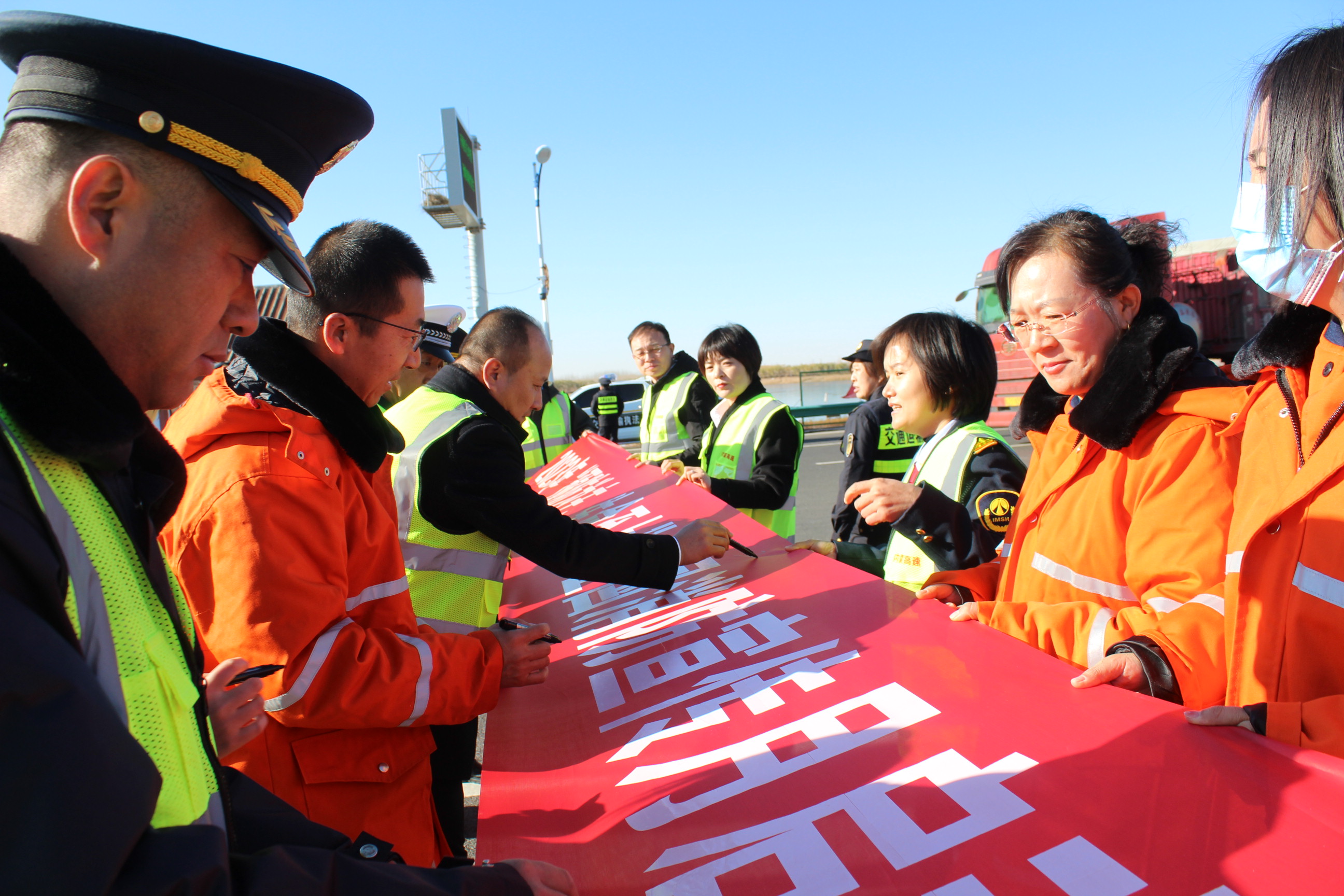 女人与公狍交酡女免费