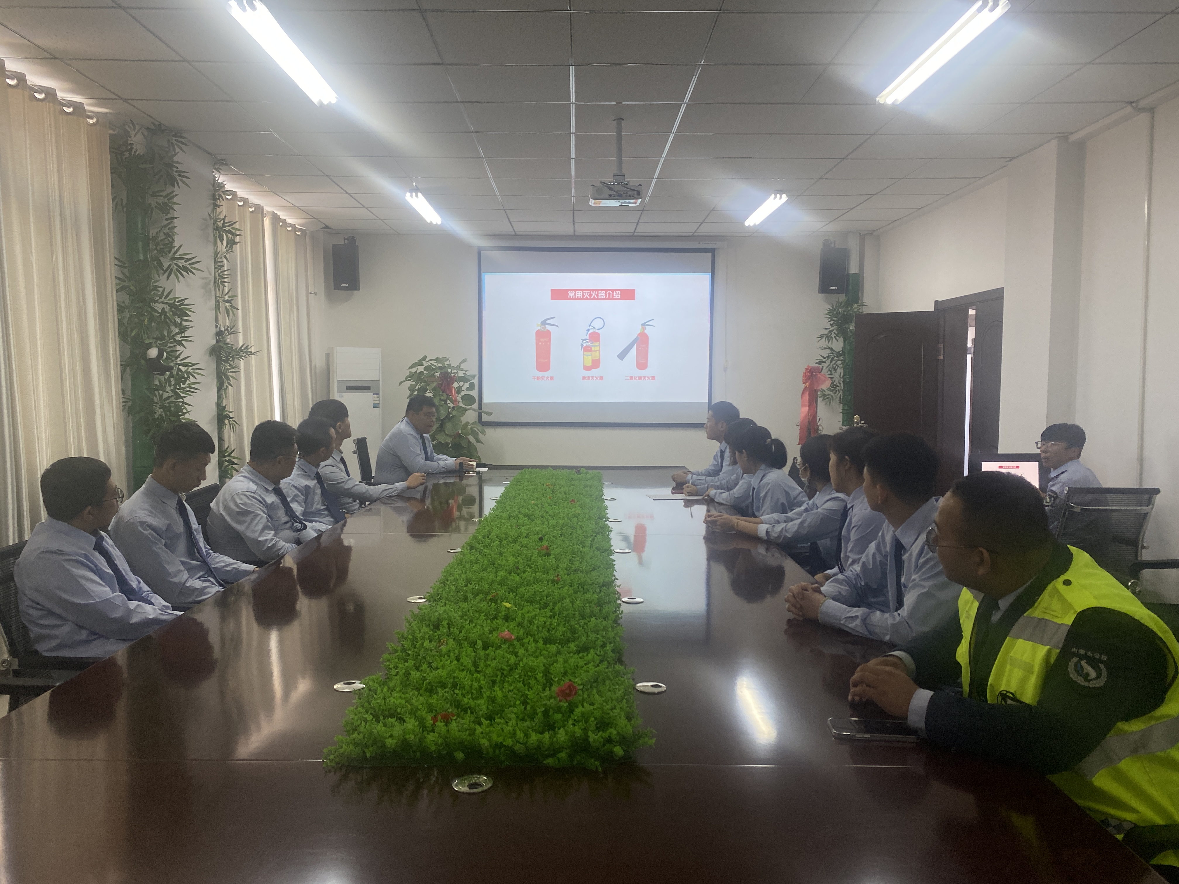 女人与公狍交酡女免费