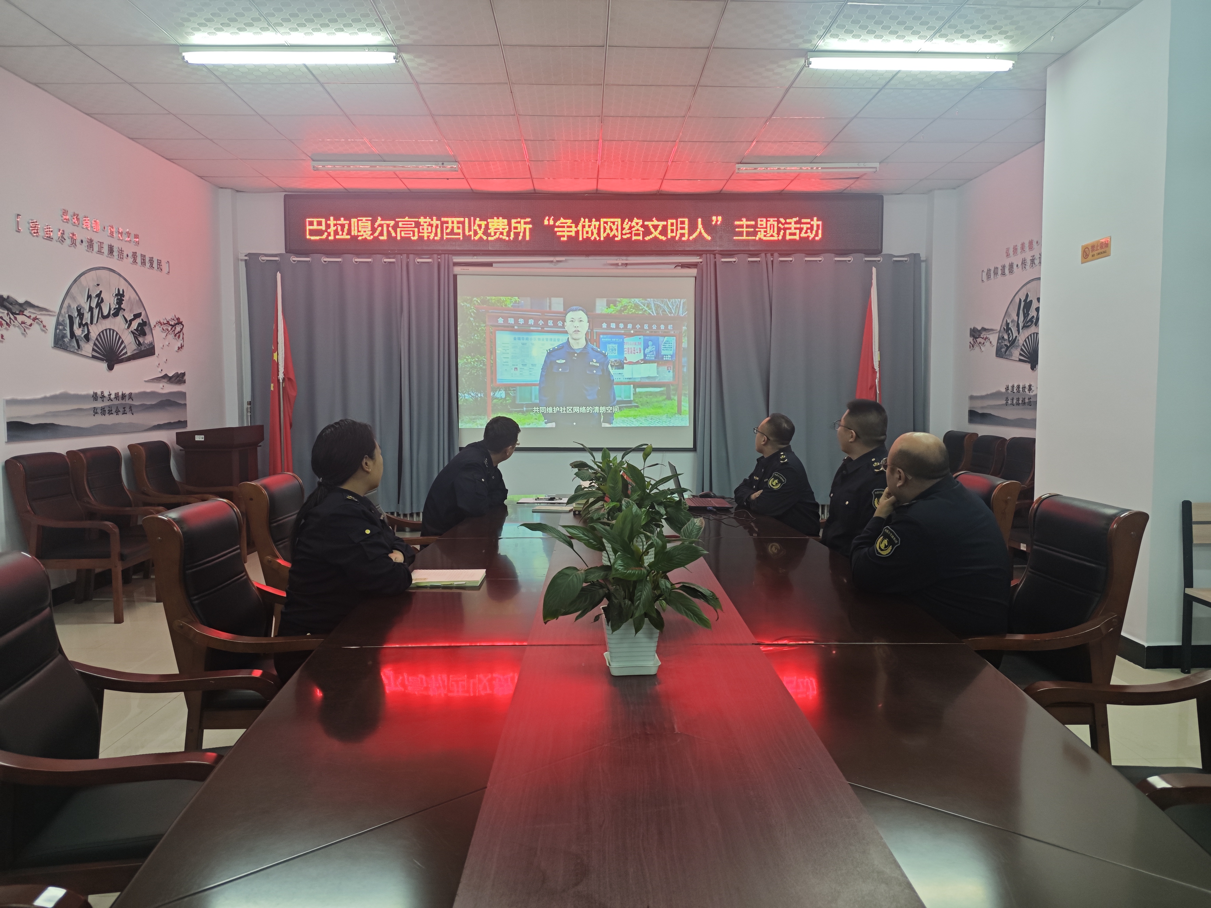 女人与公狍交酡女免费