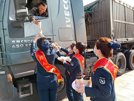 女人与公狍交酡女免费