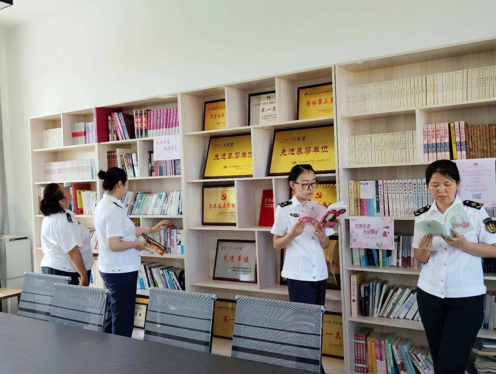 女人与公狍交酡女免费