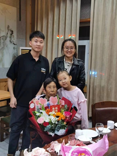 女人与公狍交酡女免费