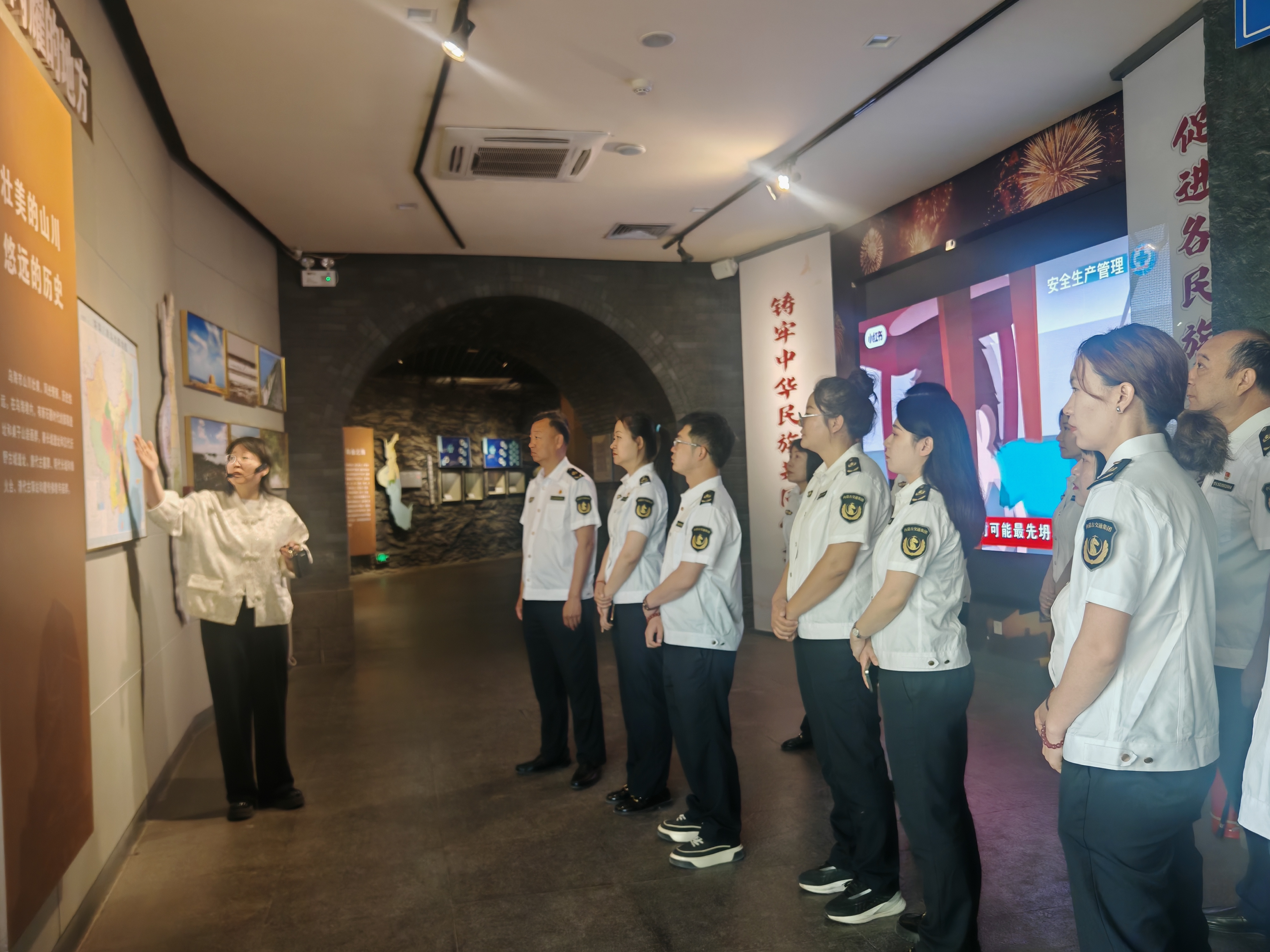 女人与公狍交酡女免费