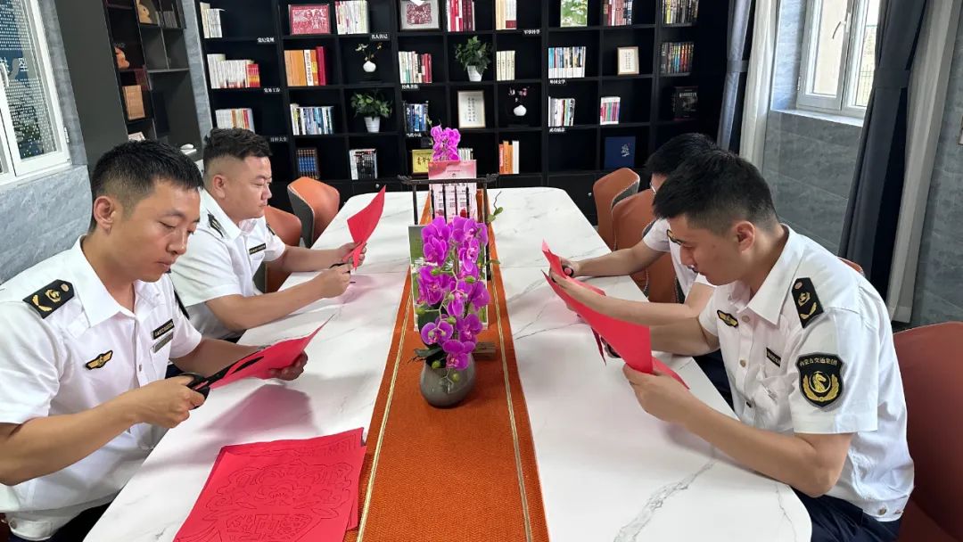 女人与公狍交酡女免费