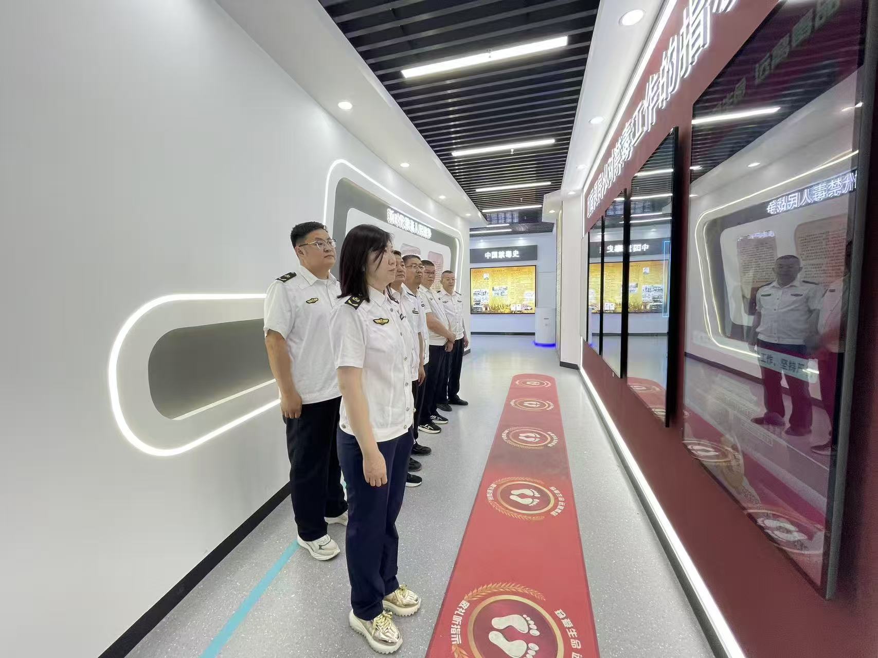 女人与公狍交酡女免费