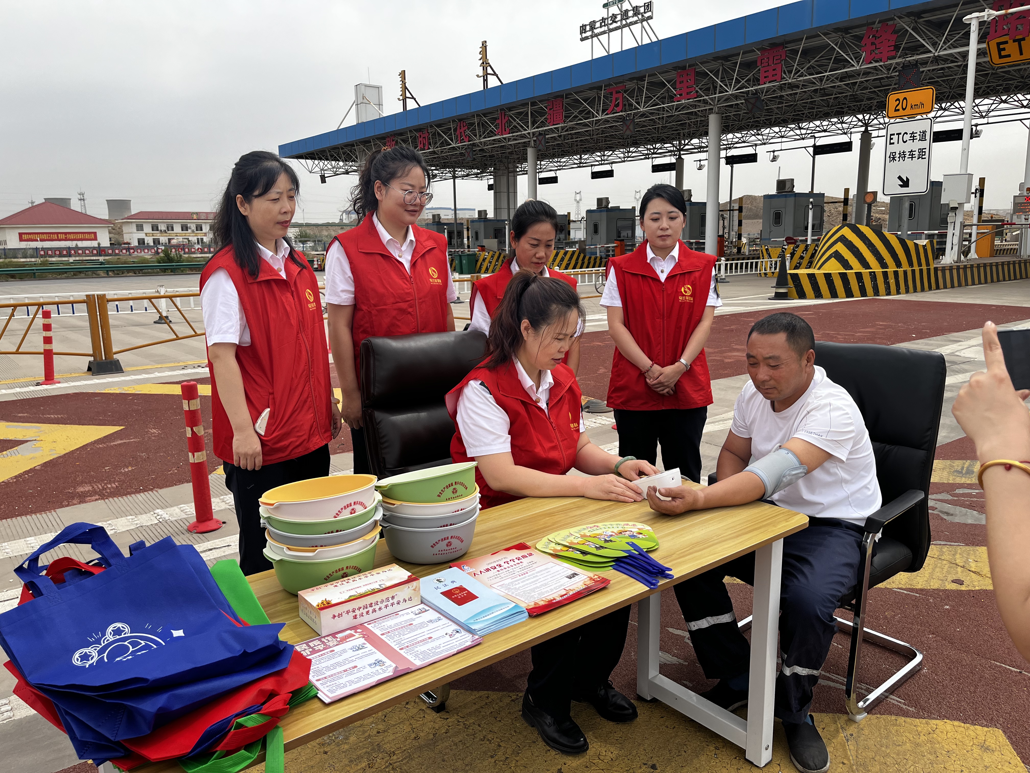 女人与公狍交酡女免费