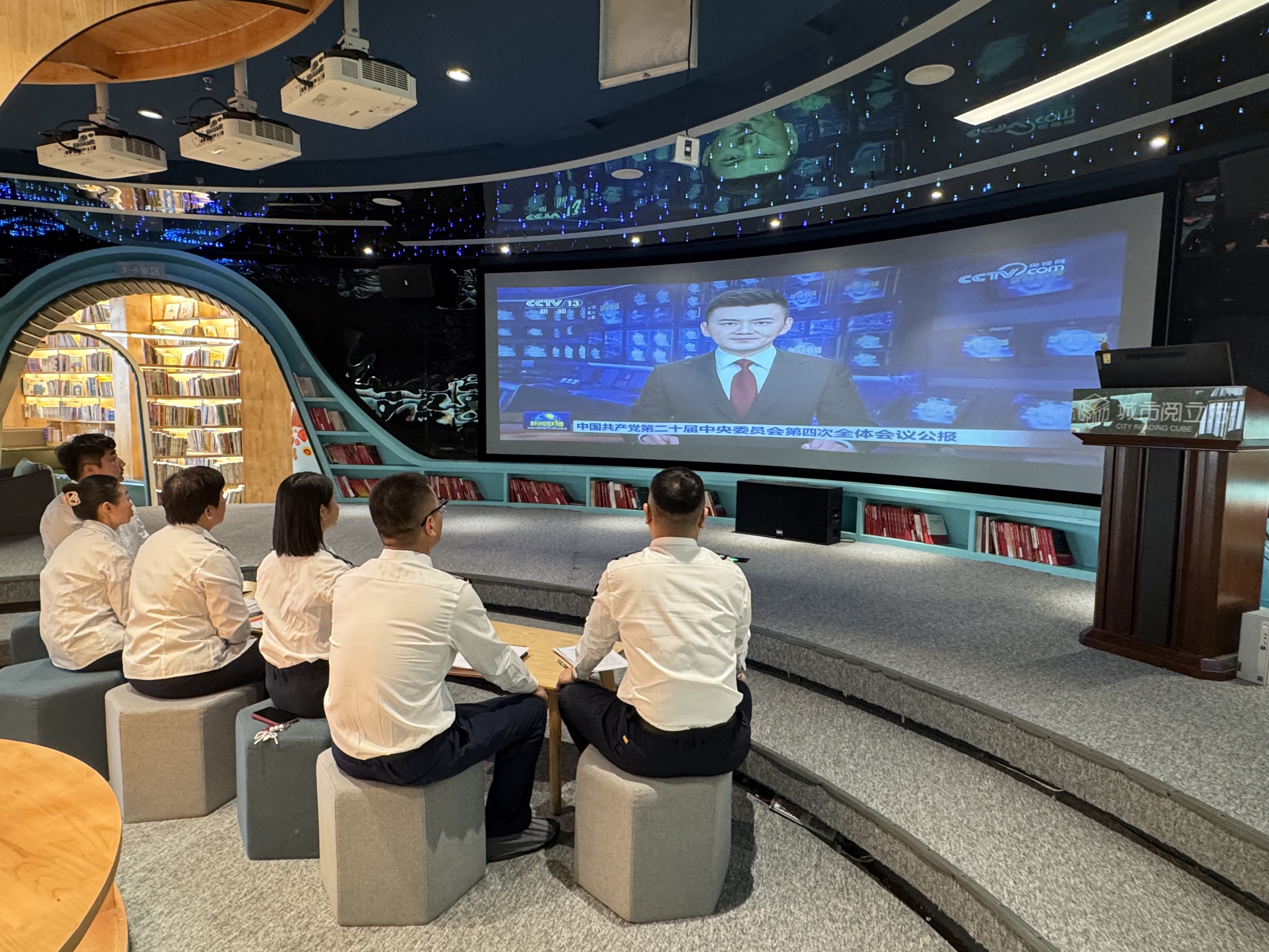 女人与公狍交酡女免费