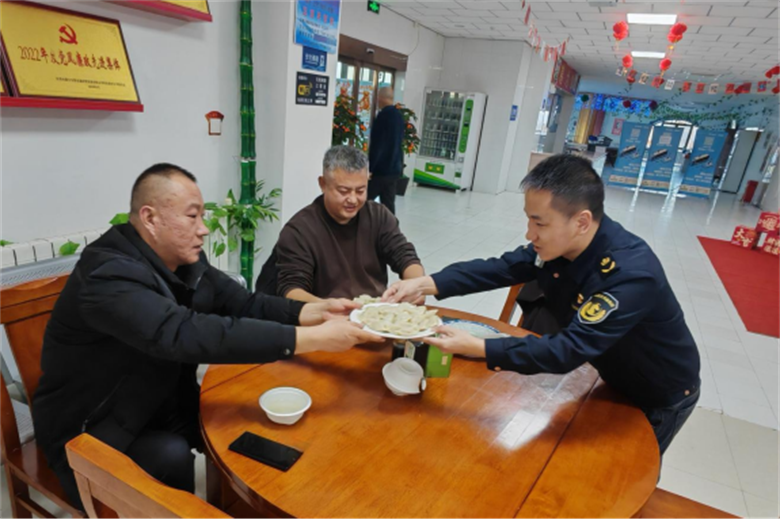 女人与公狍交酡女免费