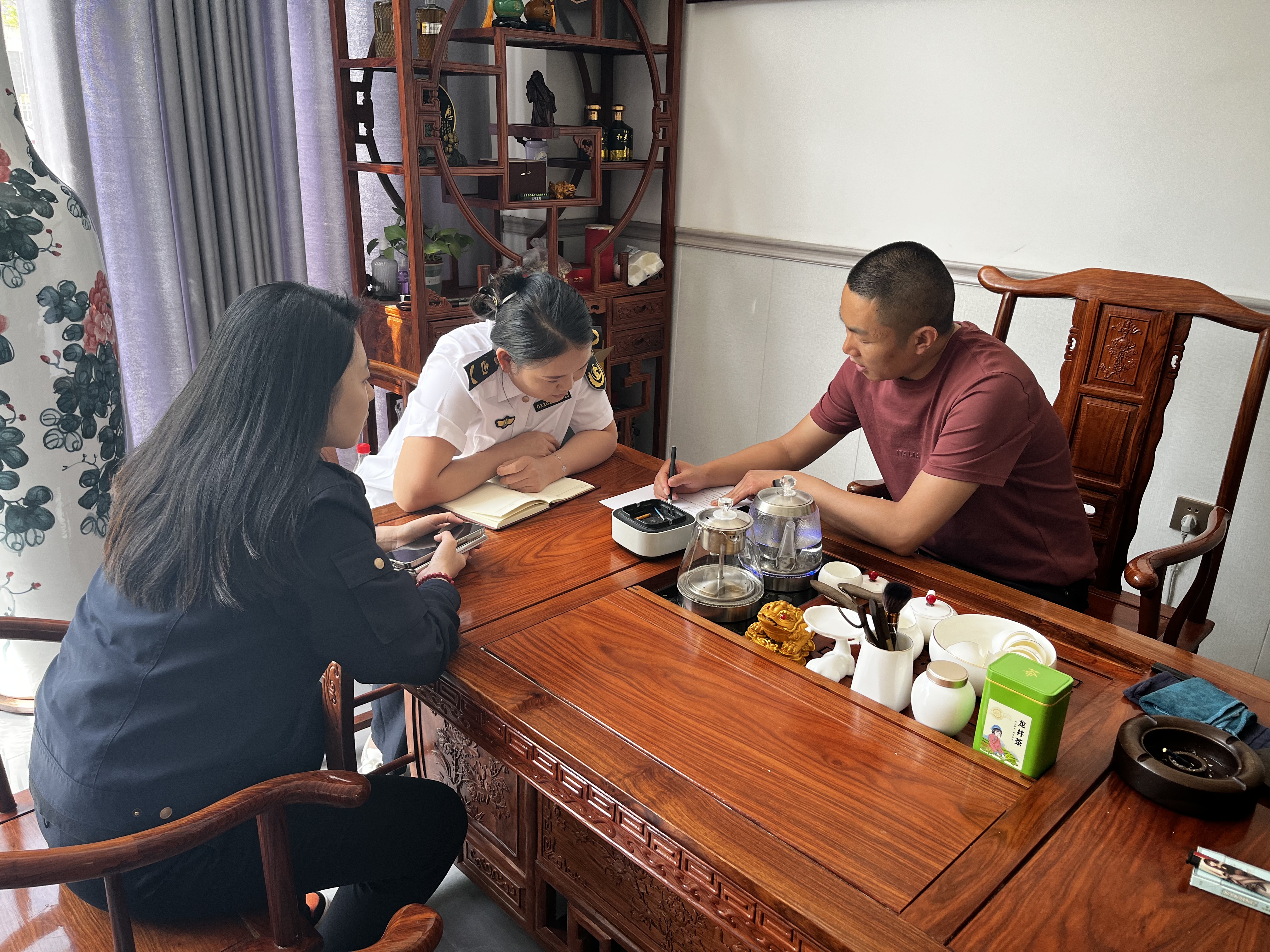 女人与公狍交酡女免费