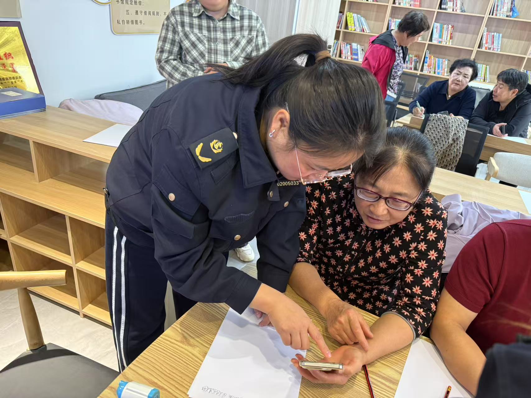 女人与公狍交酡女免费