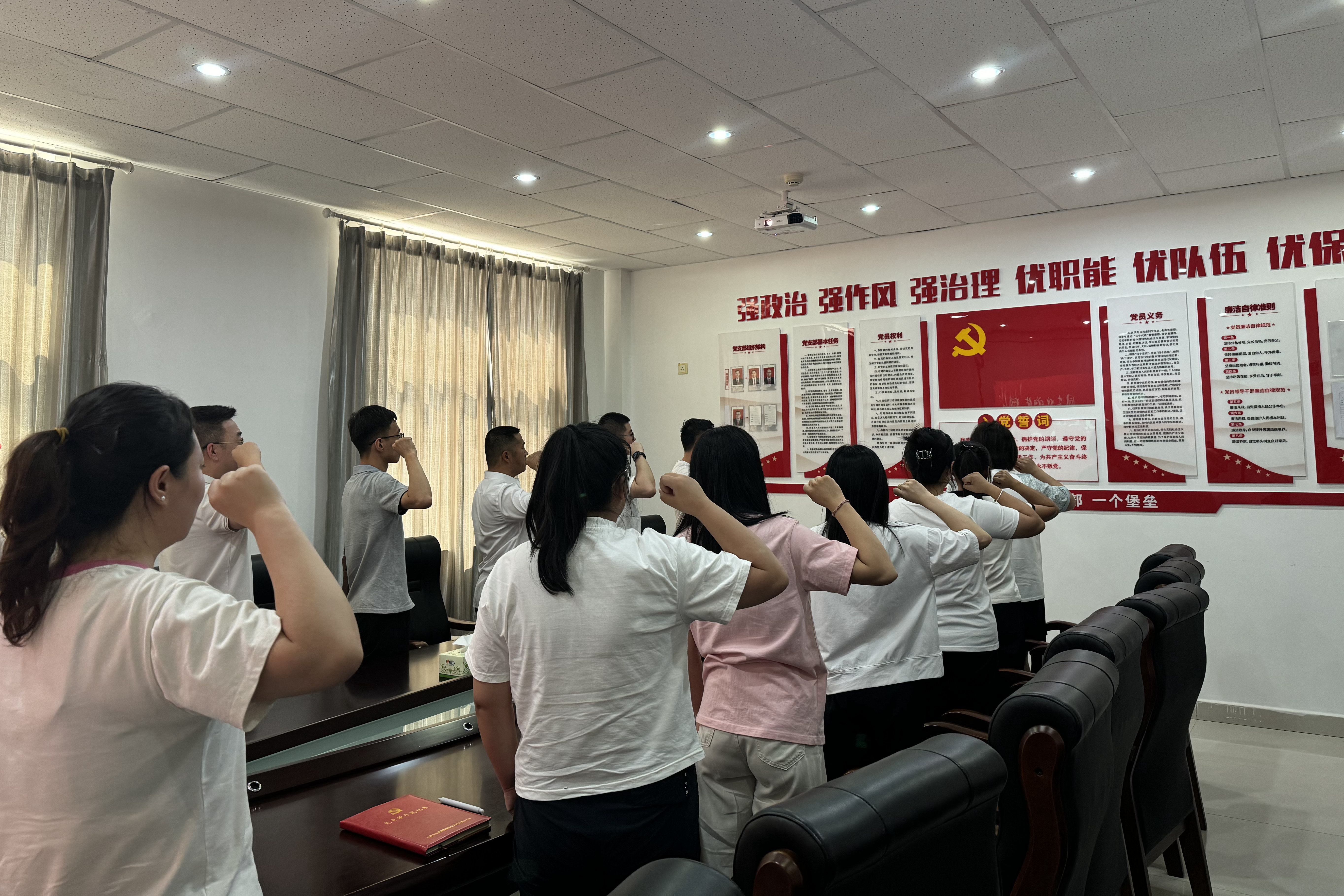 女人与公狍交酡女免费