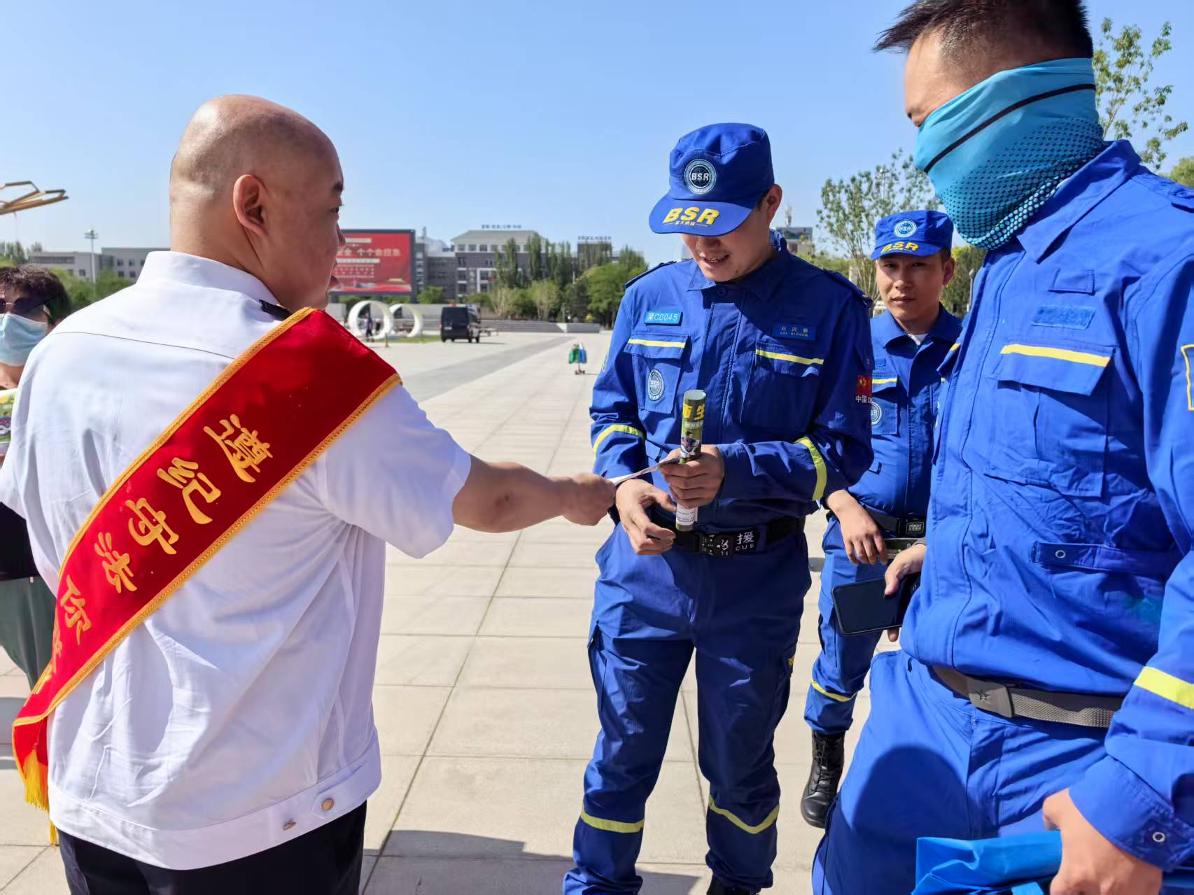 女人与公狍交酡女免费