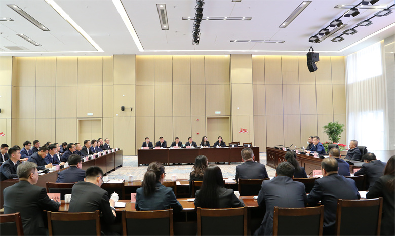 女人与公狍交酡女免费