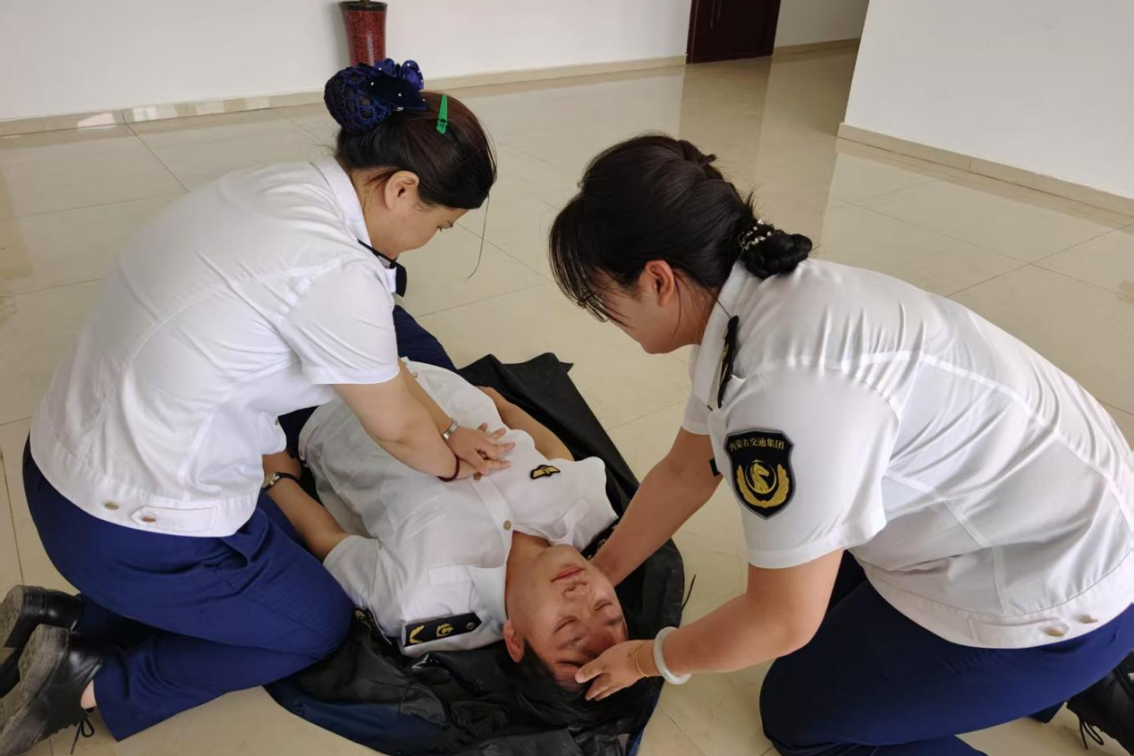 女人与公狍交酡女免费