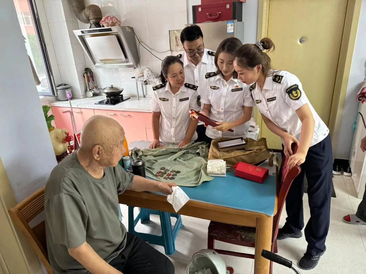 女人与公狍交酡女免费