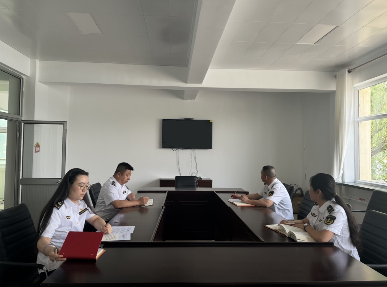 女人与公狍交酡女免费