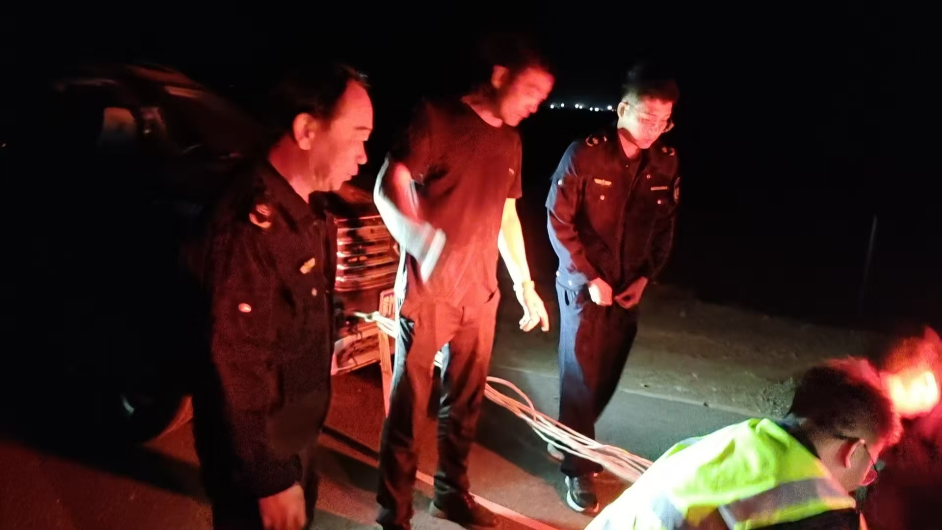 女人与公狍交酡女免费