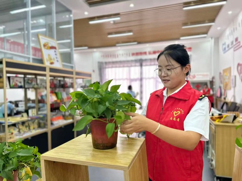 女人与公狍交酡女免费