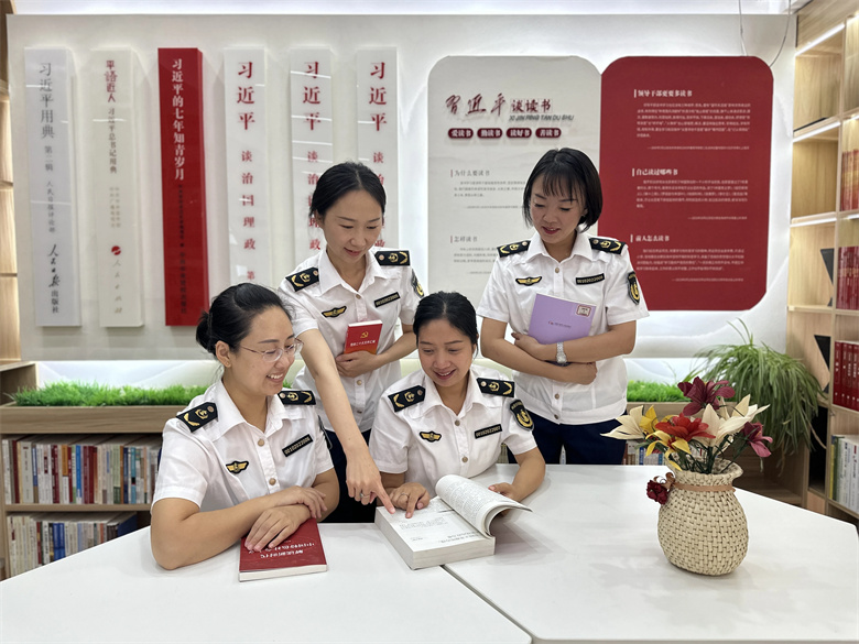 女人与公狍交酡女免费