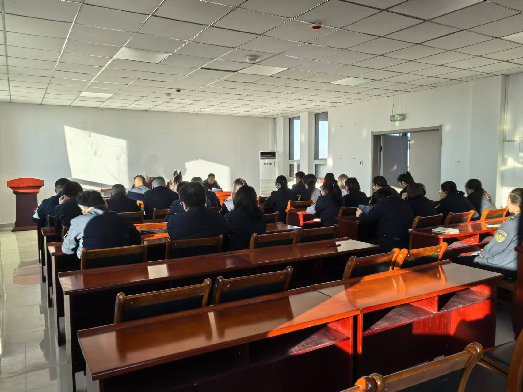 女人与公狍交酡女免费