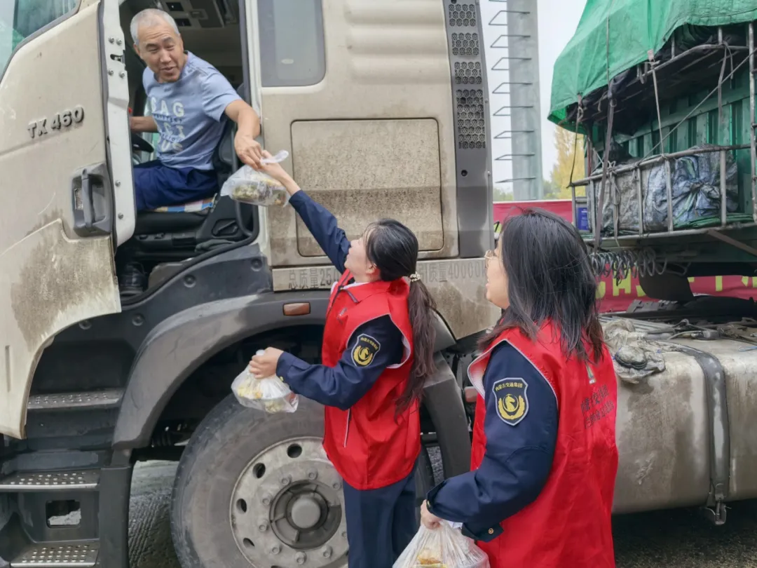 女人与公狍交酡女免费