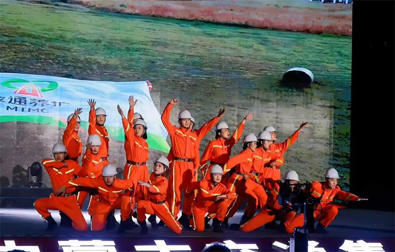 女人与公狍交酡女免费