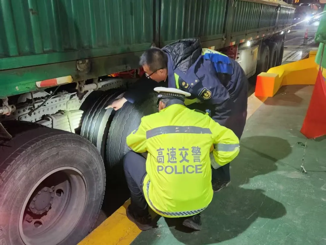 女人与公狍交酡女免费