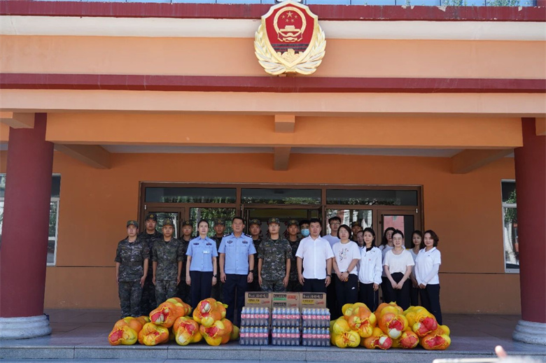 女人与公狍交酡女免费