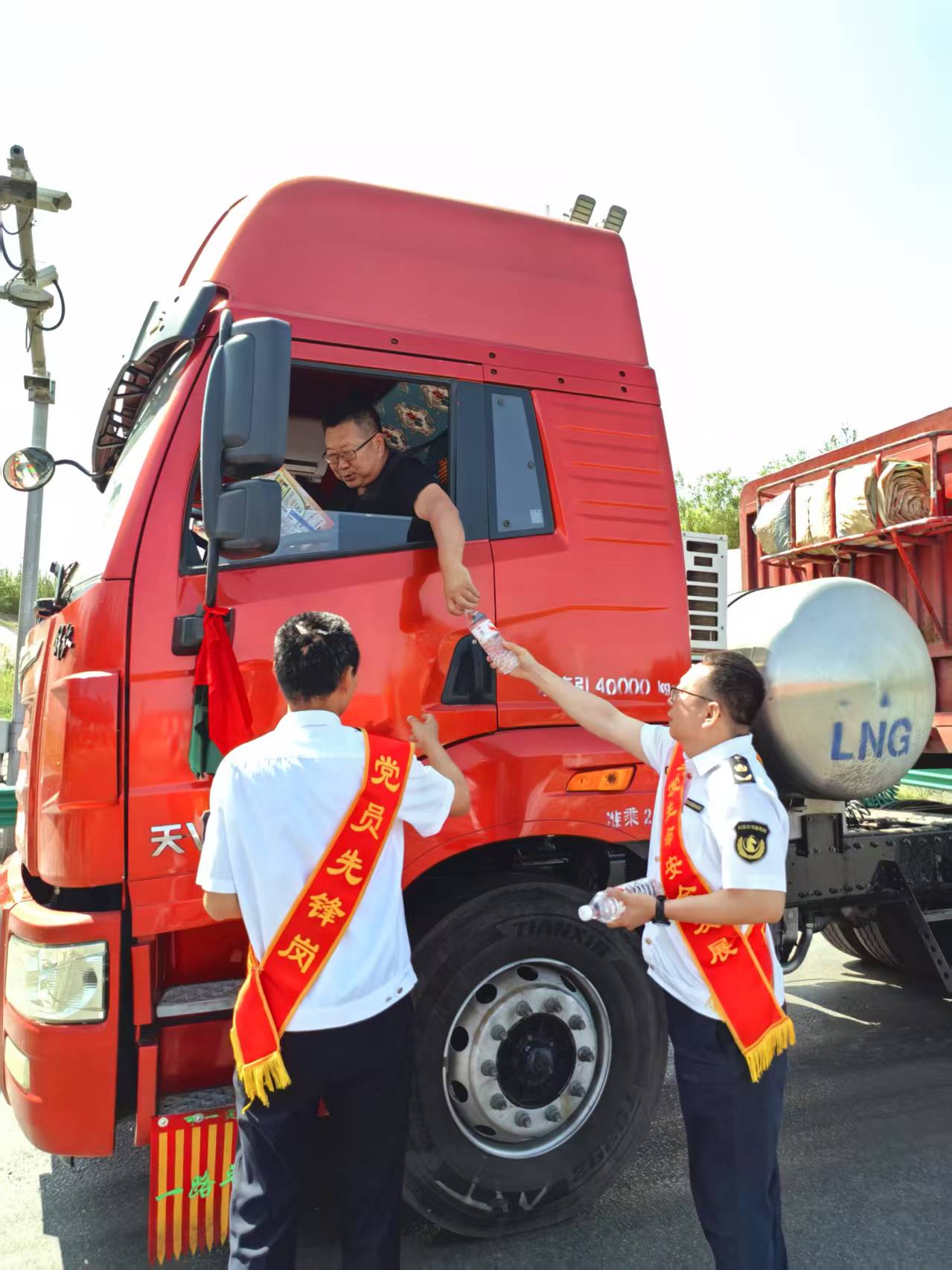 女人与公狍交酡女免费