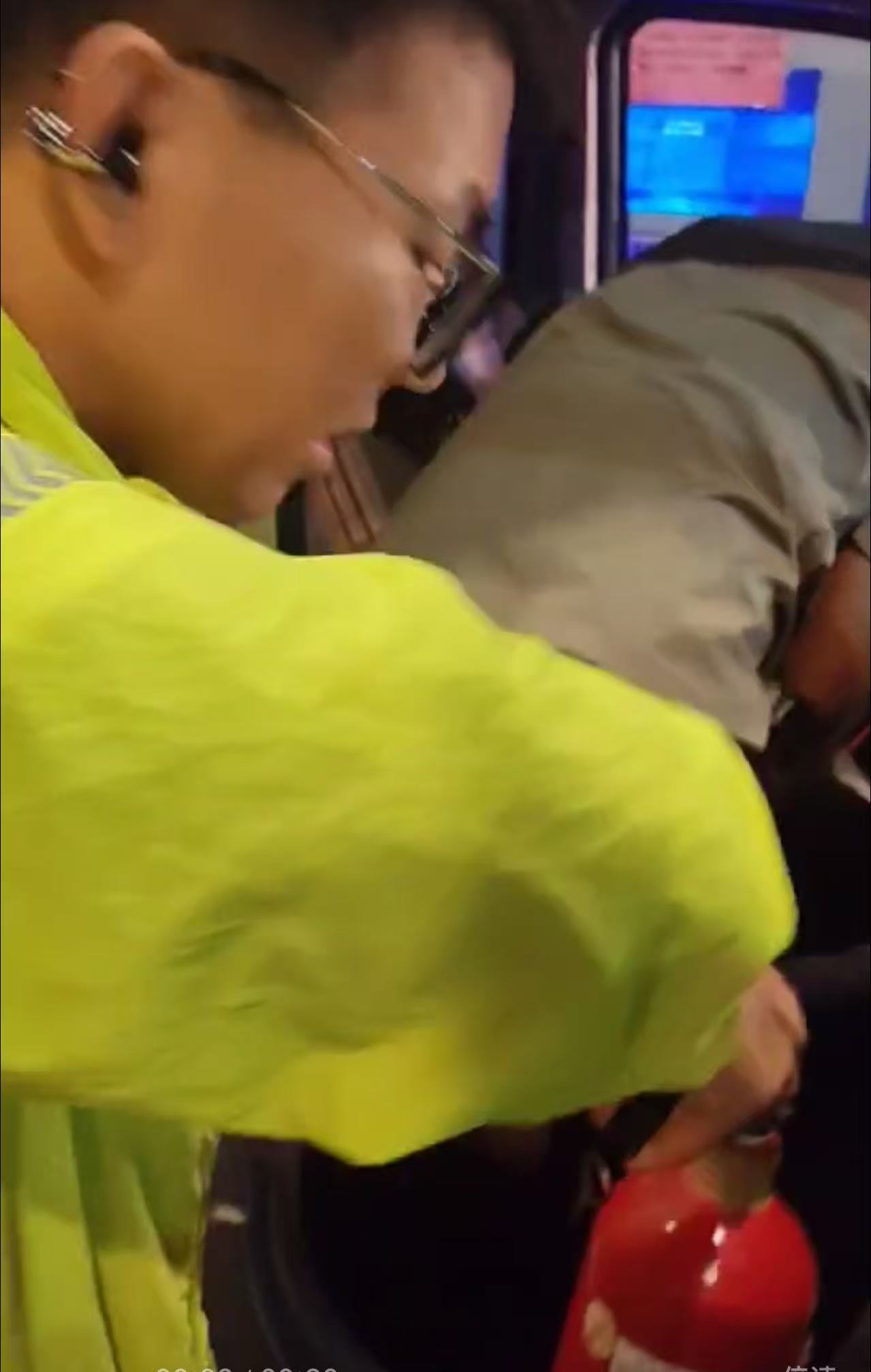 女人与公狍交酡女免费