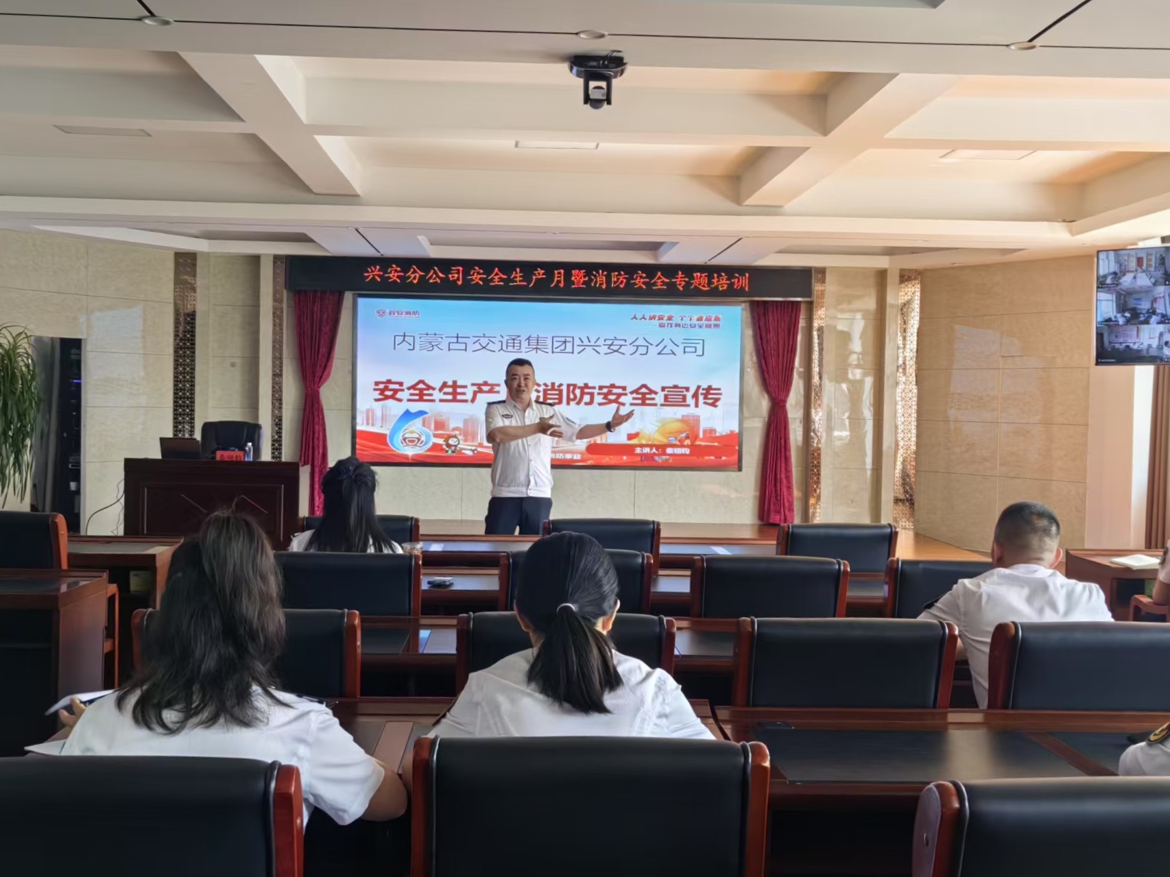 女人与公狍交酡女免费