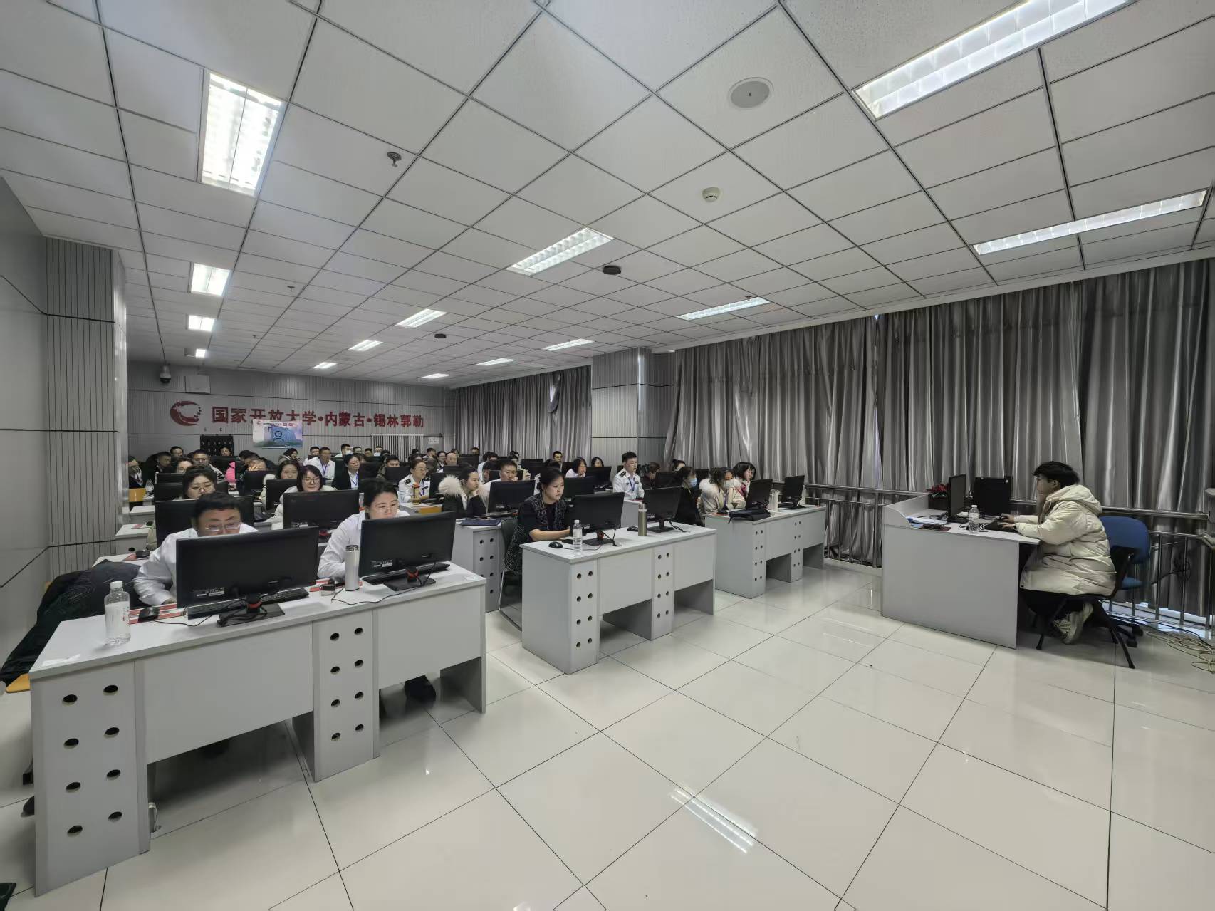 女人与公狍交酡女免费