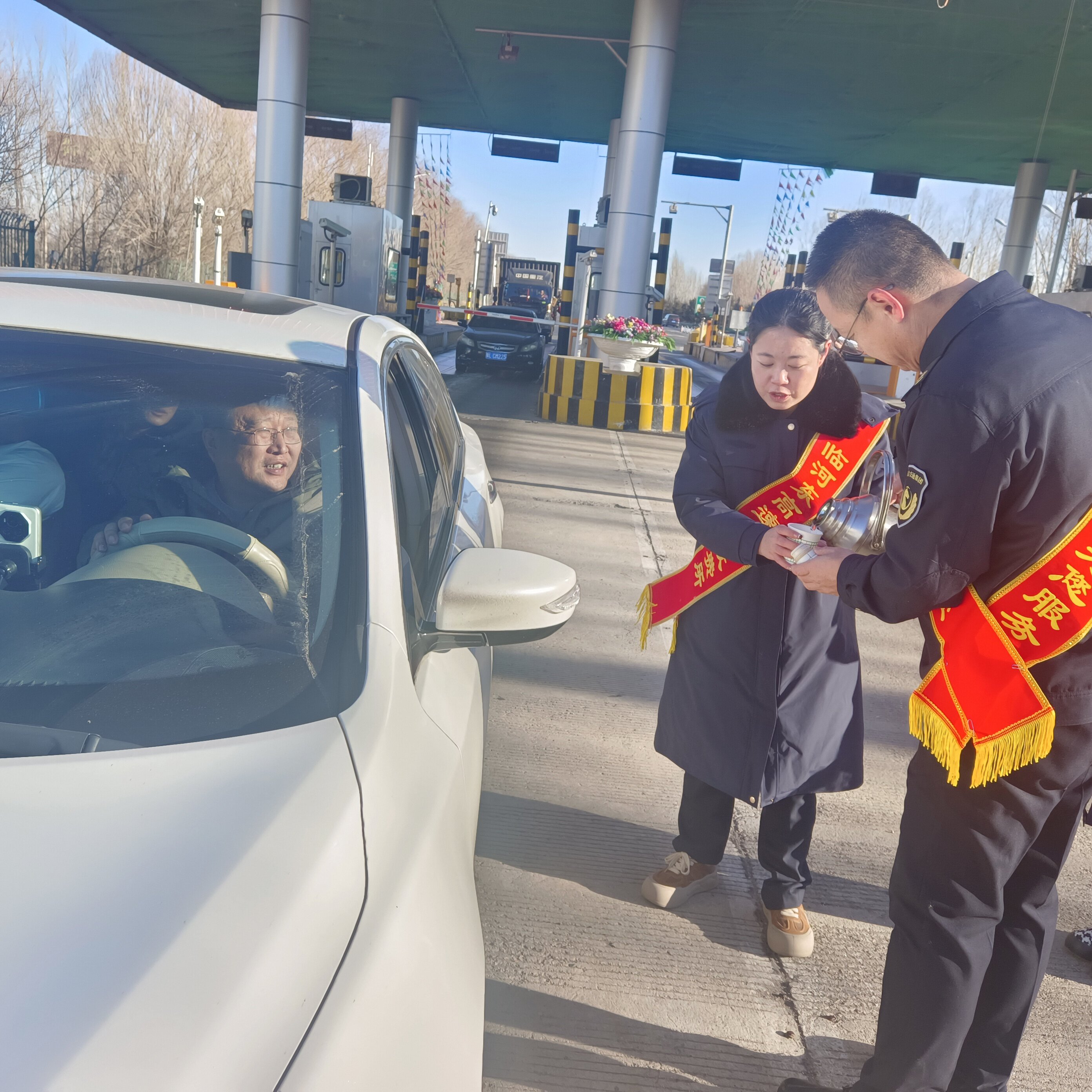 女人与公狍交酡女免费