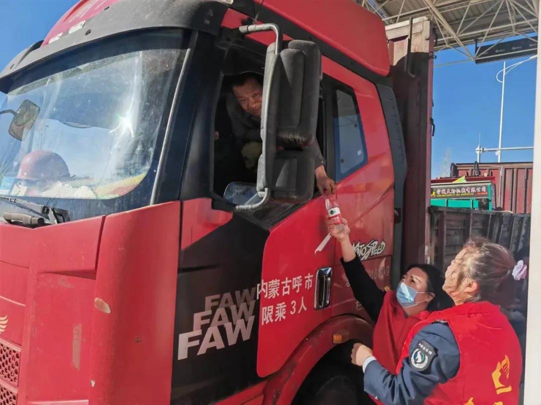 女人与公狍交酡女免费