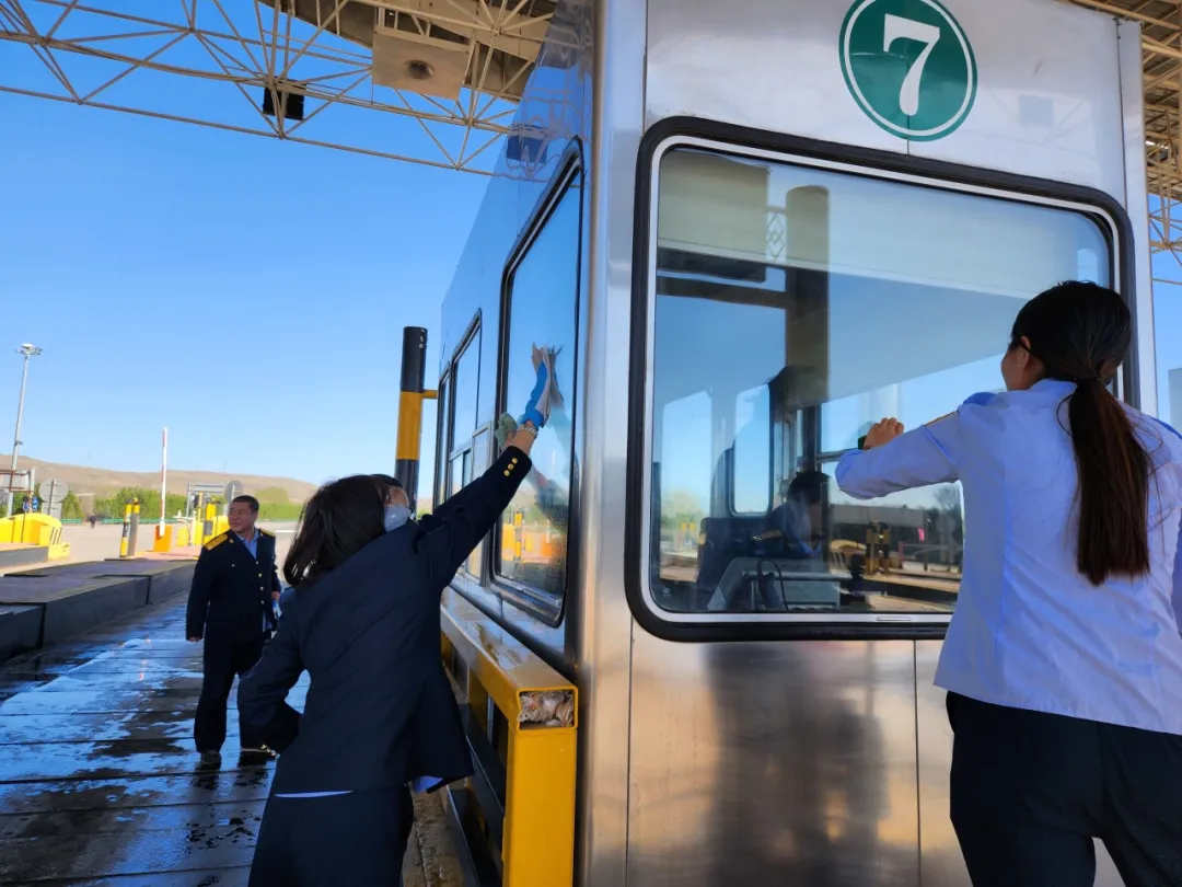 女人与公狍交酡女免费