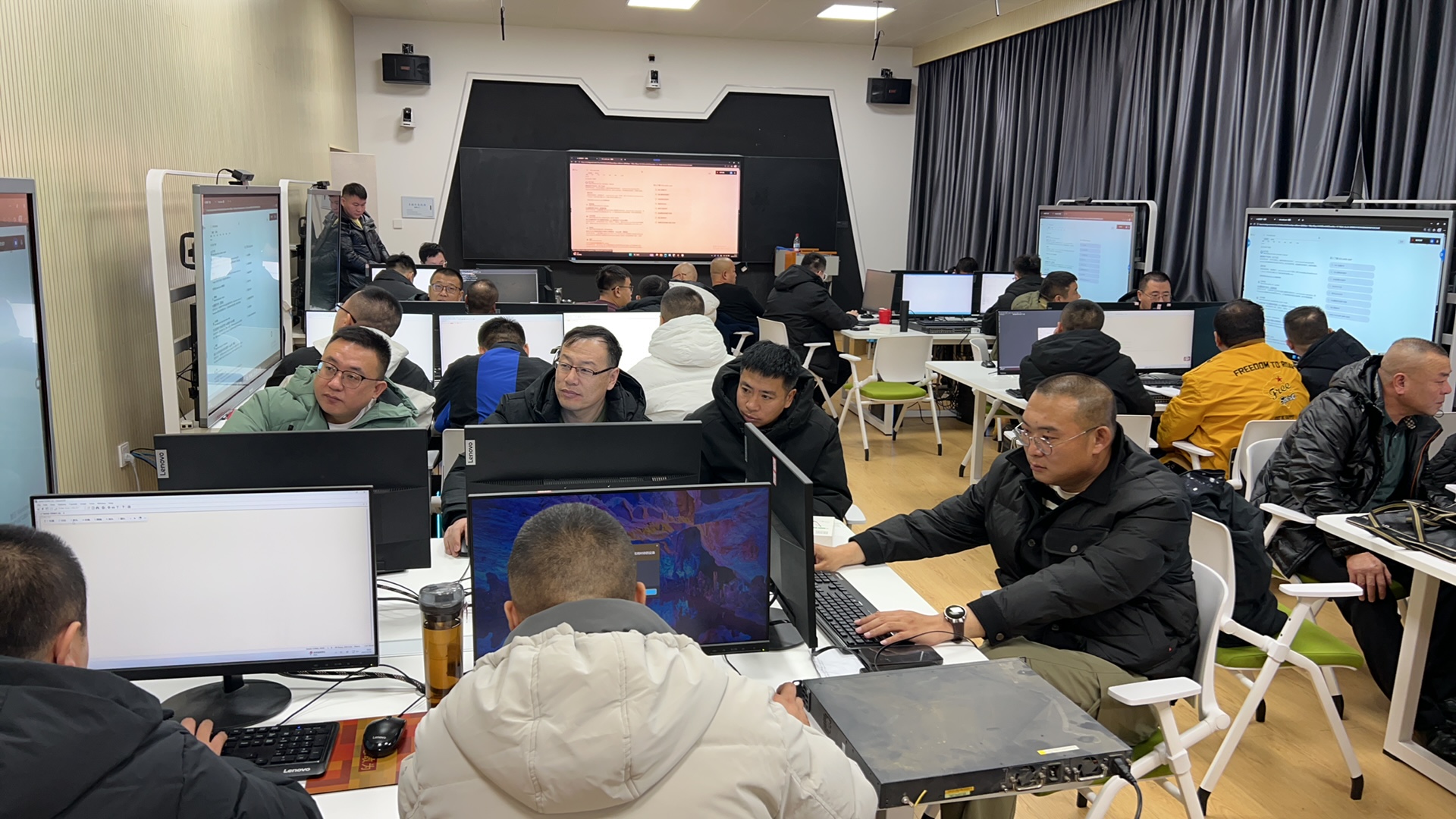 女人与公狍交酡女免费