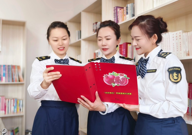 女人与公狍交酡女免费