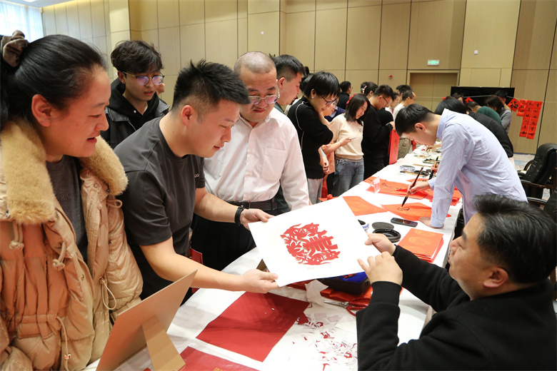 女人与公狍交酡女免费