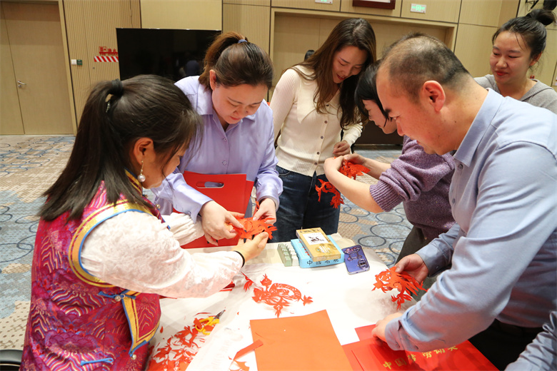 女人与公狍交酡女免费