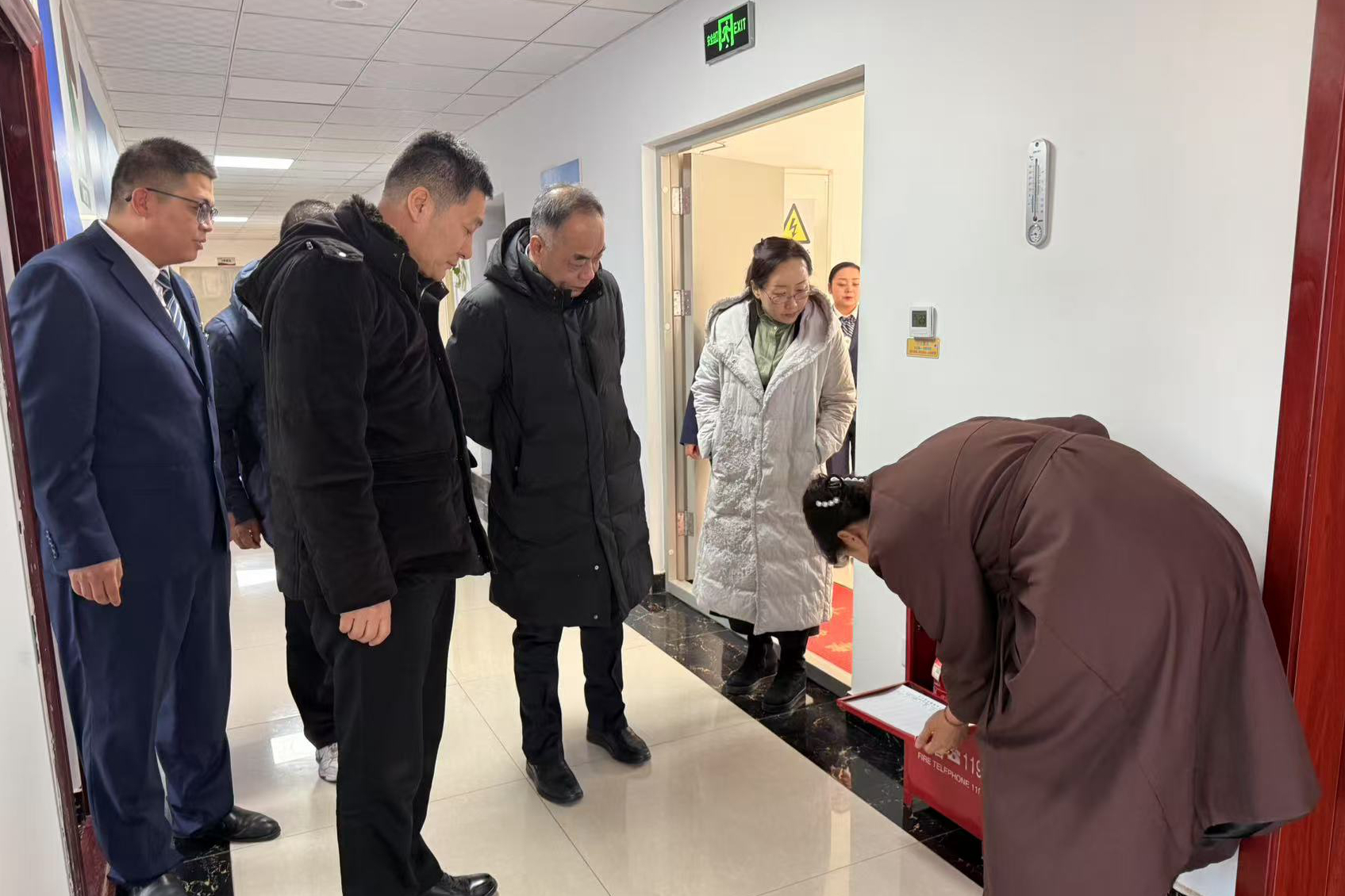 女人与公狍交酡女免费