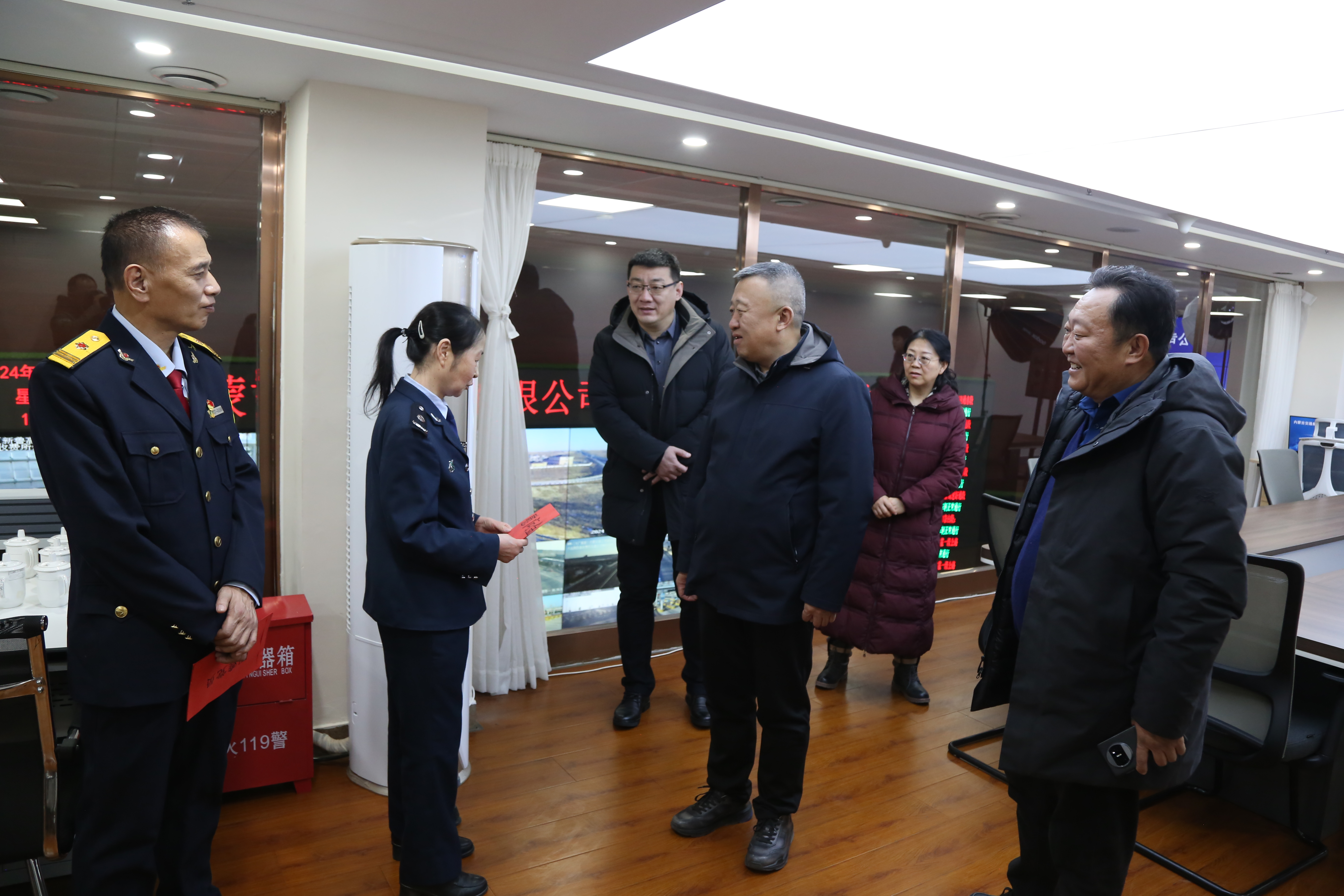 女人与公狍交酡女免费