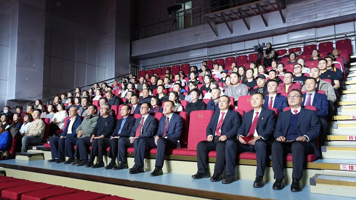 女人与公狍交酡女免费