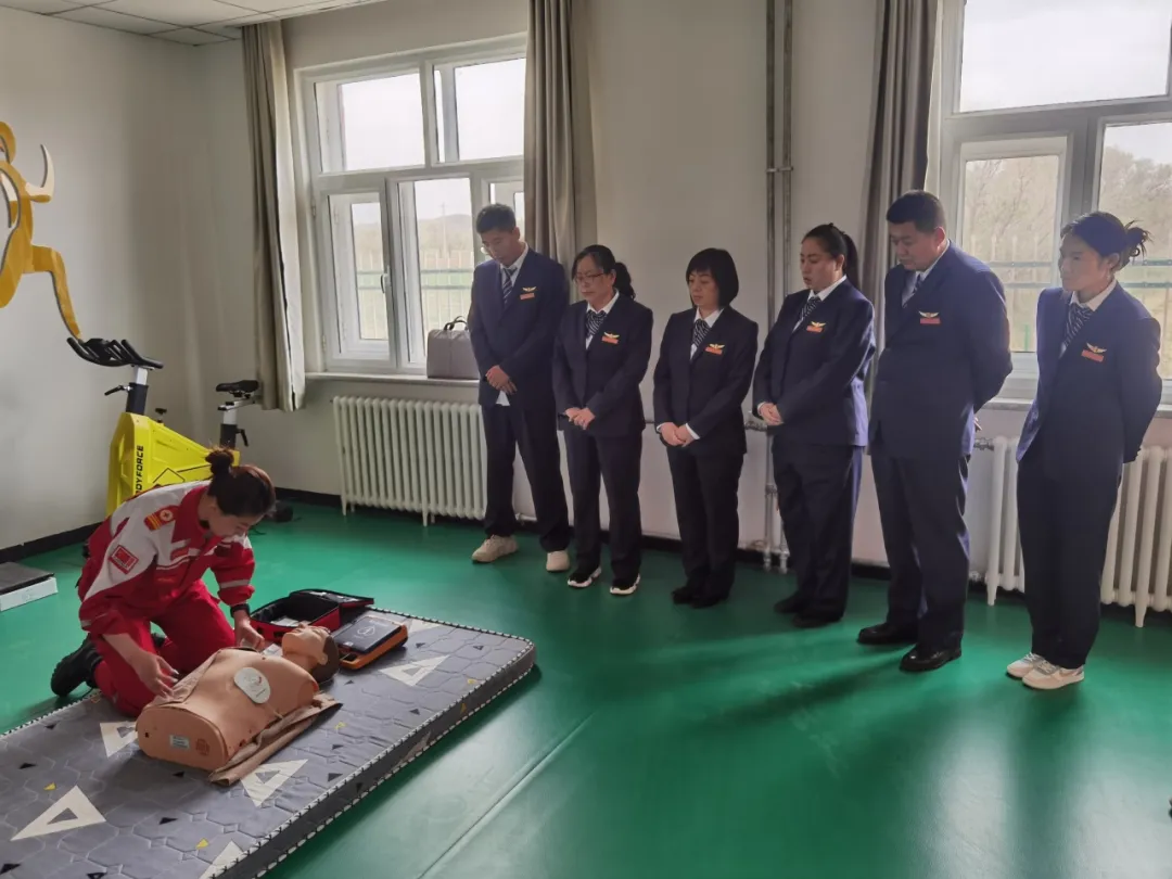 女人与公狍交酡女免费